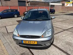 Grijs Gebruikt 2005 Ford Focus Futura Hatchback | € 1.699 (Goede deal)