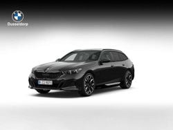 Zwart Nieuw 2025 BMW 550e Comfort Edition Stationwagen | € 118.036 (Eerlijke prijs)