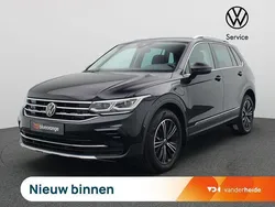 Zwart Gebruikt 2022 VW Tiguan Elegance SUV | € 35.900 (Eerlijke prijs)