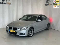 Grijs, metallic lak Gebruikt 2016 BMW 330e Executive Sedan | € 12.499 (Eerlijke prijs)