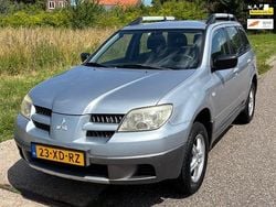 Grijs, metallic lak Gebruikt 2005 Mitsubishi Outlander Comfort Edition SUV | € 2.499 (Goede deal)