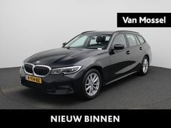 Zwart Gebruikt 2021 BMW 318 Basis Stationwagen | € 26.900 (Eerlijke prijs)