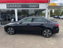 Zwart Gebruikt 2021 Mercedes A250 Business Sedan | € 28.950 (Goede deal)