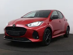 Rood, metallic lak Nieuw 2025 Mazda 2 Homura-Line Hatchback | € 31.190 (Eerlijke prijs)