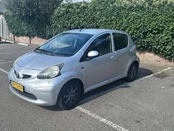 Grijs Gebruikt 2007 Toyota Aygo Hatchback | € 950 (Goede deal)