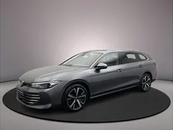 Grijs, metallic lak Nieuw 2025 VW Passat Business Stationwagen | € 49.269 (Goede deal)