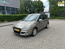 Beige Gebruikt 2010 Renault Scénic III Dynamique MPV | € 3.899 (Goede deal)