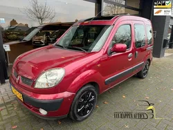 Rood Gebruikt 2004 Renault Kangoo Expression MPV | € 3.450
