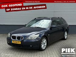 Blauw, metallic lak Gebruikt 2006 BMW 523 Executive Stationwagen | € 3.499 (Eerlijke prijs)