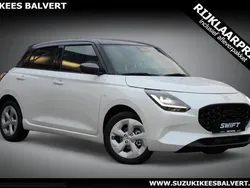 Wit Nieuw 2025 Suzuki Swift Hatchback | € 21.999 (Eerlijke prijs)