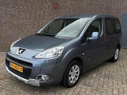 Grijs Gebruikt 2010 Peugeot Partner Tepee Style MPV | € 6.690 (Eerlijke prijs)