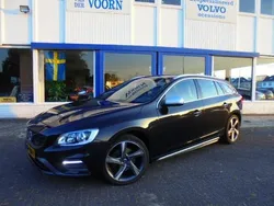 Zwart Gebruikt 2015 Volvo V60 R-Design Stationwagen | € 15.900 (Eerlijke prijs)