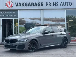 Grijs, metallic lak Gebruikt 2022 BMW 530 M Sport Stationwagen | € 39.900 (Eerlijke prijs)