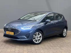 Blauw, metallic lak Gebruikt 2023 Ford Fiesta Titanium Hatchback | € 16.400 (Goede deal)