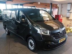 Zwart Gebruikt 2015 Renault Trafic MPV | € 8.950