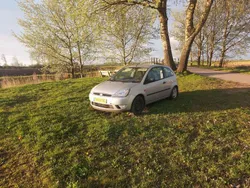 Zilver Gebruikt 2004 Ford Fiesta Ghia Hatchback | € 950 (Eerlijke prijs)
