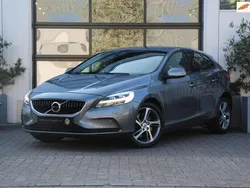 Grijs Gebruikt 2017 Volvo V40 Momentum Stationwagen | € 18.985 (Eerlijke prijs)