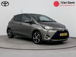 Grijs Gebruikt 2019 Toyota Yaris Hybrid Executive Hatchback | € 17.999 (Eerlijke prijs)