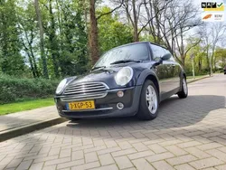 Zwart Gebruikt 2004 Mini ONE Hatchback | € 1.990 (Eerlijke prijs)