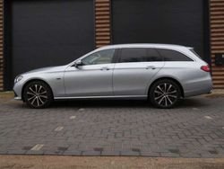 Zilver Gebruikt 2021 Mercedes E300 Night Stationwagen | € 49.850