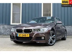 Rood Gebruikt 2017 BMW 330 Executive Sedan | € 27.950 (Eerlijke prijs)
