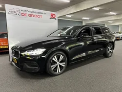 Zwart Gebruikt 2022 Volvo V60 Momentum Stationwagen | € 32.500 (Super prijs)