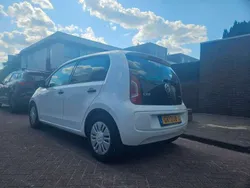 Wit Gebruikt 2015 VW up! Hatchback | € 7.000 (Goede deal)