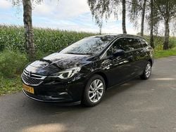 Zwart Gebruikt 2018 Opel Astra Innovation Stationwagen | € 4.999 (Super prijs)