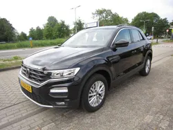 Zwart, metallic lak Gebruikt 2021 VW T-Roc Style SUV | € 19.750 (Eerlijke prijs)