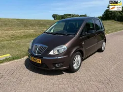 Bruin Gebruikt 2012 Lancia Musa Gold MPV | € 4.450 (Eerlijke prijs)
