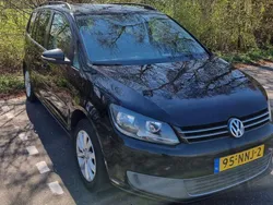 Zwart Gebruikt 2010 VW Touran Comfortline MPV | € 4.500