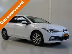 Wit Gebruikt 2021 VW Golf VIII Style Hatchback | € 22.950 (Goede deal)