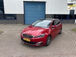 Rood Gebruikt 2014 Peugeot 308 SW Stationwagen | € 6.999 (Eerlijke prijs)