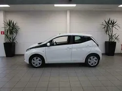 Wit Gebruikt 2017 Toyota Aygo Hatchback | € 7.990 (Super prijs)
