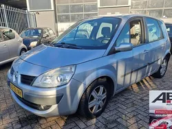 Grijs Gebruikt 2006 Renault Scénic II Dynamique MPV | € 999 (Goede deal)