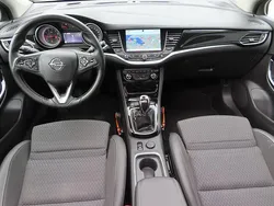 Grijs Gebruikt 2016 Opel Astra Innovation Hatchback | € 12.950 (Eerlijke prijs)