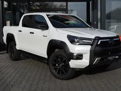 Wit Gebruikt 2023 Toyota HiLux Pickup | € 54.995 (Eerlijke prijs)