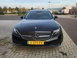 Zwart Gebruikt 2017 Mercedes E200 Premium Stationwagen | € 23.000 (Goede deal)