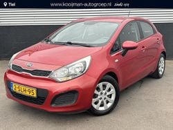 Rood Gebruikt 2013 Kia Rio Comfort Hatchback | € 8.400 (Eerlijke prijs)