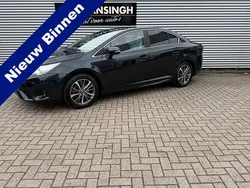 Grijs, metallic lak Gebruikt 2015 Toyota Avensis Sedan | € 12.345 (Goede deal)