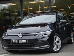 Zwart Gebruikt 2020 VW Golf VIII Style Hatchback | € 21.900 (Eerlijke prijs)
