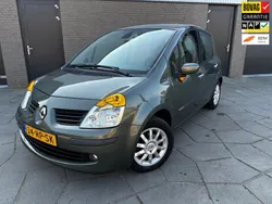 Groen, metallic lak Gebruikt 2005 Renault Modus Luxe MPV | € 2.295 (Iets duurder)