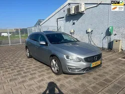 Grijs Gebruikt 2013 Volvo V60 Summum Stationwagen | € 6.599 (Eerlijke prijs)