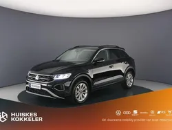 Zwart Gebruikt 2024 VW T-Roc Edition SUV | € 32.400 (Iets duurder)