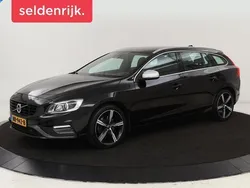 Zwart, metallic lak Gebruikt 2017 Volvo V60 R-Design Stationwagen | € 17.400 (Eerlijke prijs)