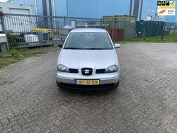 Grijs Gebruikt 2002 Seat Arosa Stella Hatchback | € 1.399 (Iets duurder)