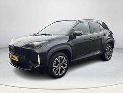Zwart Gebruikt 2023 Toyota Yaris Hybrid Executive SUV | € 28.745 (Duur)
