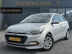 Grijs Gebruikt 2016 Hyundai i20 Hatchback | € 8.943 (Eerlijke prijs)