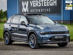 Blauw, metallic lak Gebruikt 2024 Lynk & Co 01 SUV | € 28.900 (Eerlijke prijs)