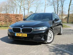 Zwart Gebruikt 2023 BMW 530e Stationwagen | € 48.450 (Eerlijke prijs)